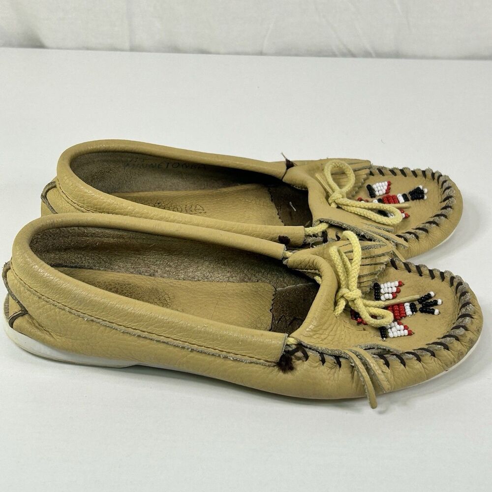 Minnetonkaβ Women's Thunderbird Beaded Moccasin Natural Brown Sz 8.5 Slipper